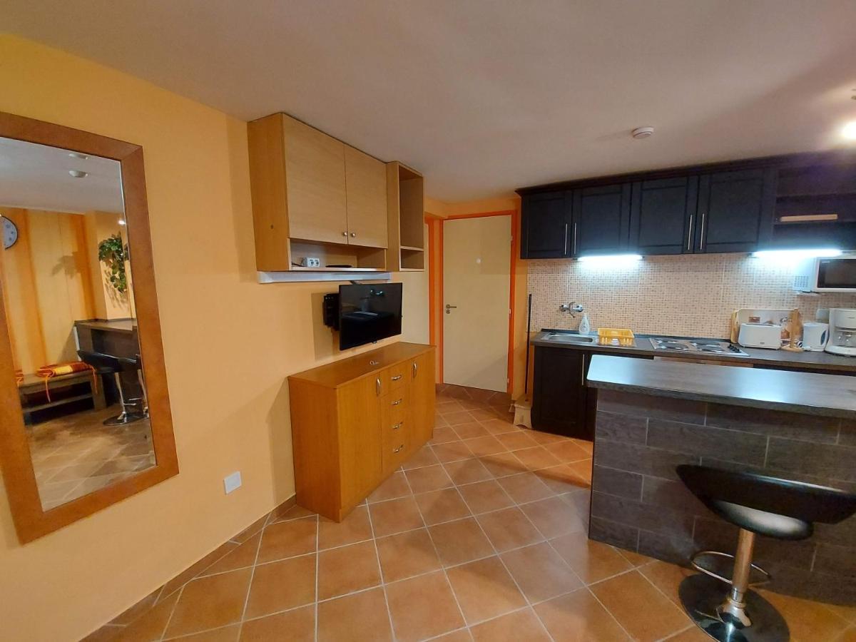 Nora Apartman Балатонлелле Экстерьер фото